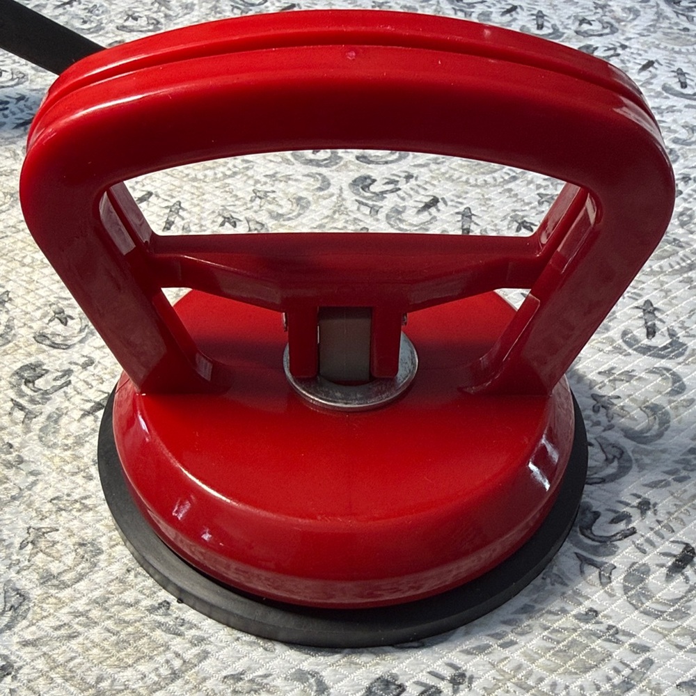 Strong Repair Suction Cup to remove dents - Red in color and new in box - Picture 2 of 7